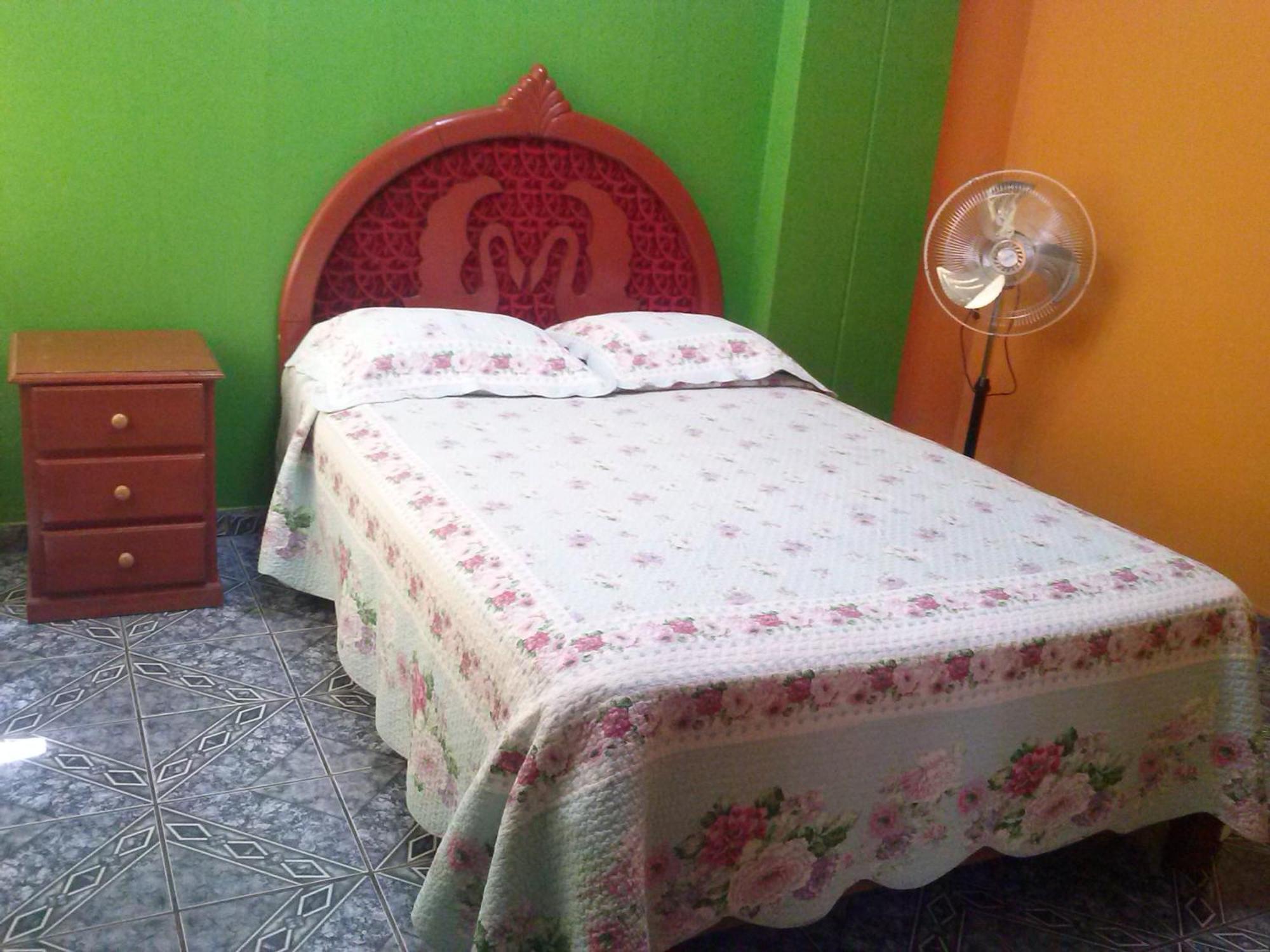 Hostal Real Alcazar Nazca Bilik gambar